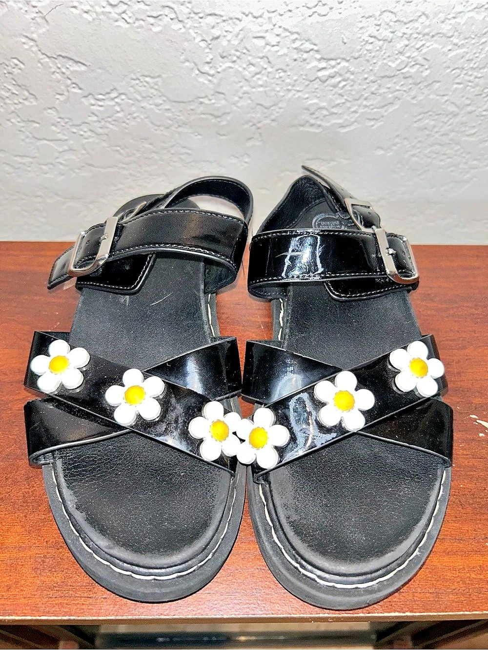 Wonder Nation Girls Flatform Daisy Sandal Black & White US 2